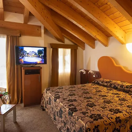 Color Style, Design & Gourmet Otel 4*