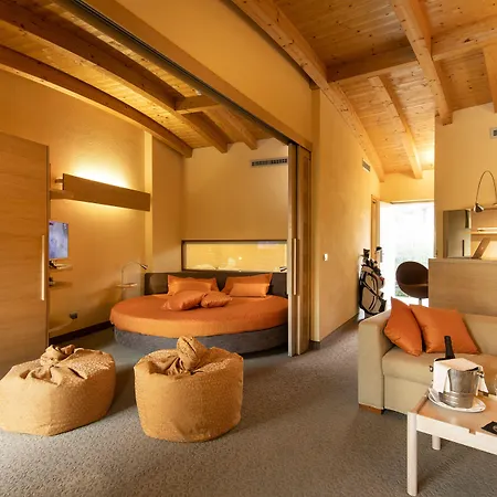 Color Style, Design & Gourmet Otel 4*