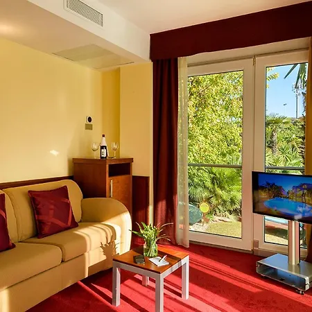 Color Style, Design & Gourmet Отель Бардолино