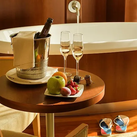 Color Style, Design & Gourmet Отель Бардолино